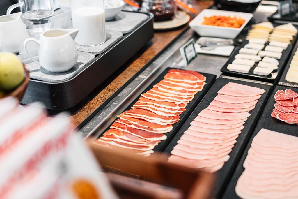 Comida en o cerca de este hotel