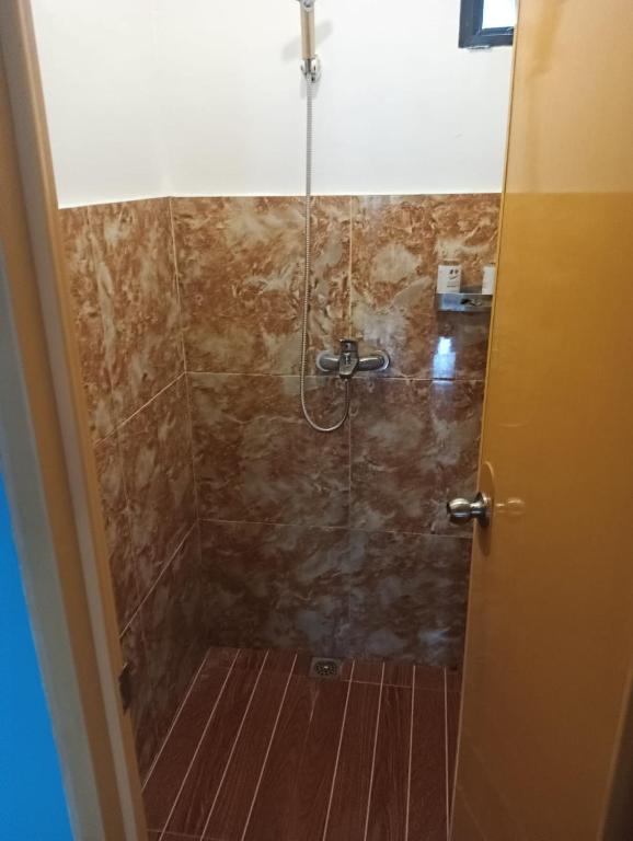 Hotel Ashoka (Authentic Indian Cuisine) - Standard Twin Room With Shared Bathroom