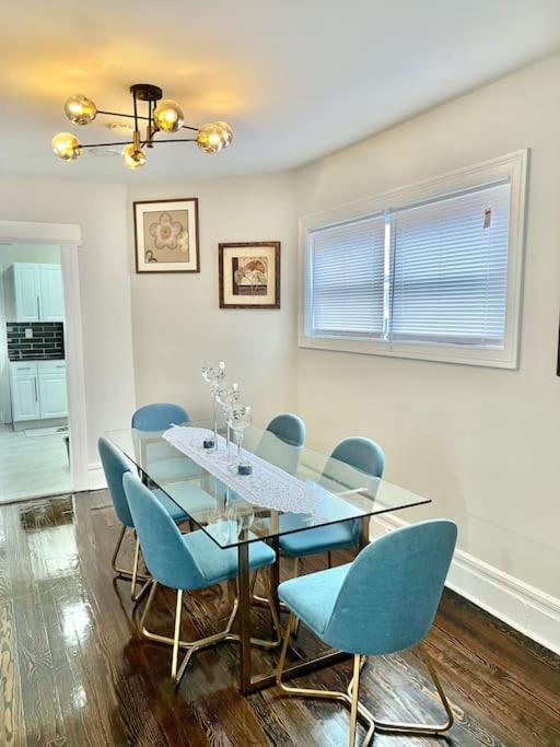 Apartment Ap2 bedrooms, living room, dining room and kitchen, Kearny