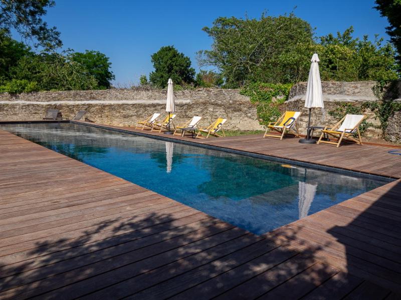 Bazén v ubytování HOTEL LA MARINE nebo v jeho okolí