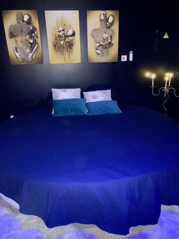 Postel nebo postele na pokoji v ubytování Hôtel Le Gambetta