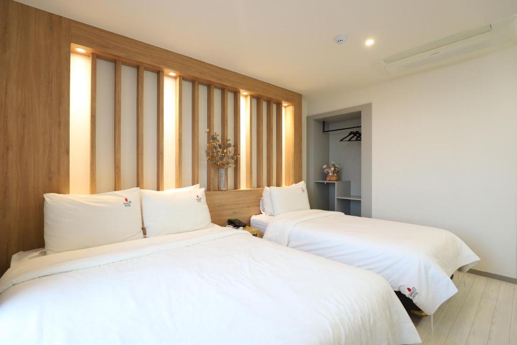BON Hotel BUSINESS - Deluxe Double Or Twin Room With River View