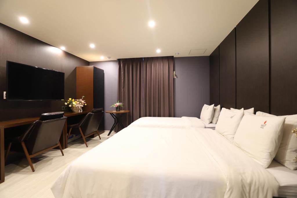 BON Hotel BUSINESS - Deluxe Twin Room