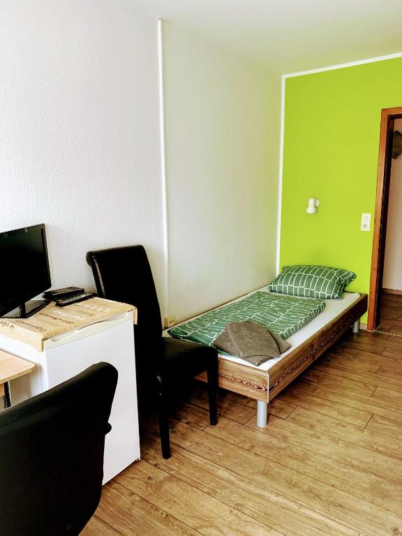 Postel nebo postele na pokoji v ubytování Monteurzimmer - Karlsbad