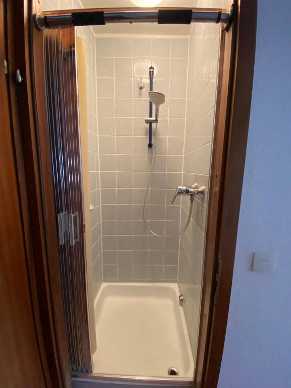 Monteurzimmer - Karlsbad - Single Room With Shower