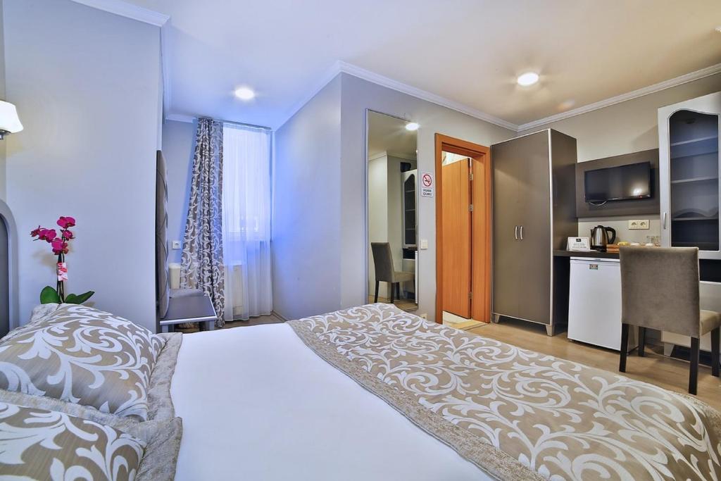 The Hera Premium Hotels - Standard Double Room