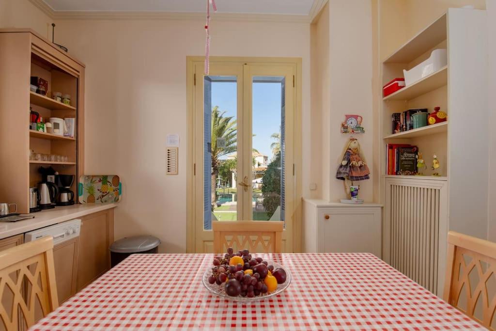 Kuchyň nebo kuchyňský kout v ubytování Villa Elmar