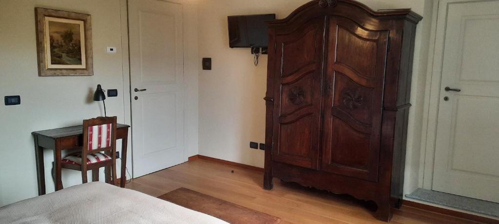 Cà Trifolera Barbaresco - Camera DOPPIA con bagno - IN ROMANTICO CASCINALE NEI VIGNETI CON CANTINA - Chambre Double Avec Salle De Bains Privative