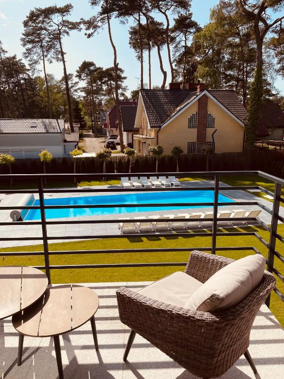 Bazén v ubytovaní Pobierowo Dom z basenem Haus mit Schwimmbad alebo v jeho blízkosti