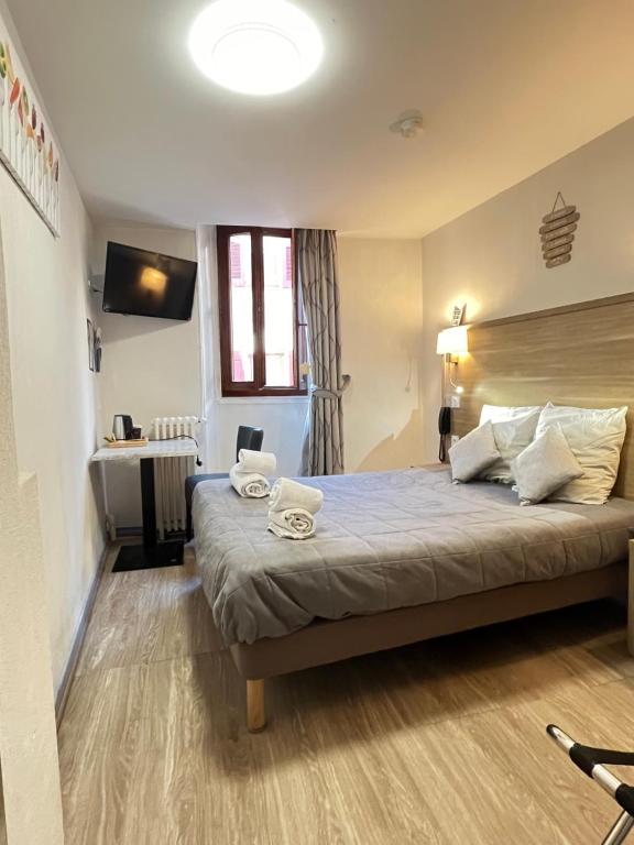 Hôtel Du Cheval Blanc Barcelonnette - スモール ダブルルーム