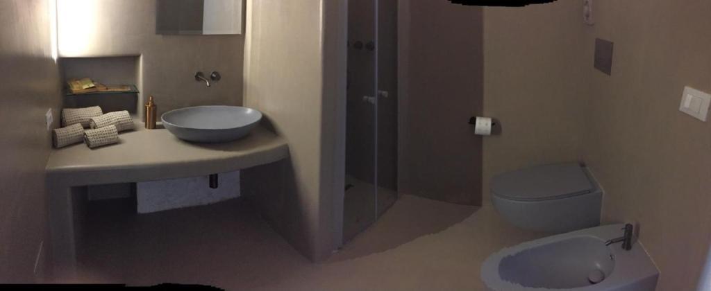 A bathroom at Il Fico Deluxe