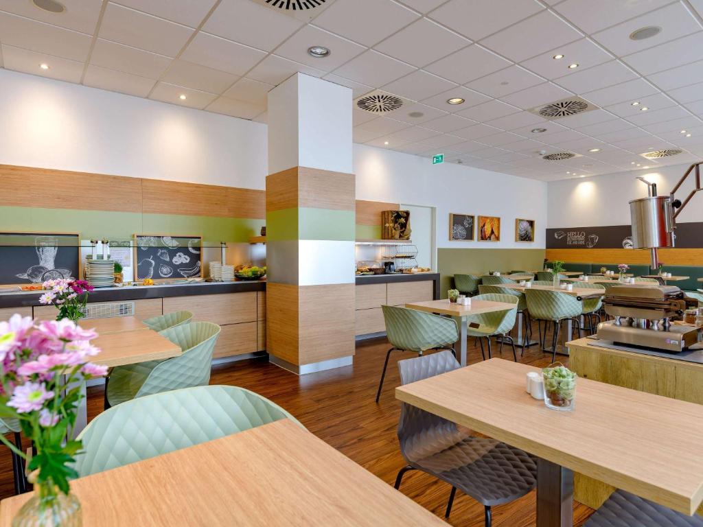 Kuchyň nebo kuchyňský kout v ubytování ibis Heilbronn City