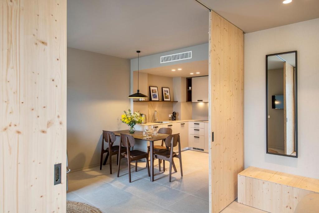 Kuchyň nebo kuchyňský kout v ubytování APARTAMENTS LA CARPA