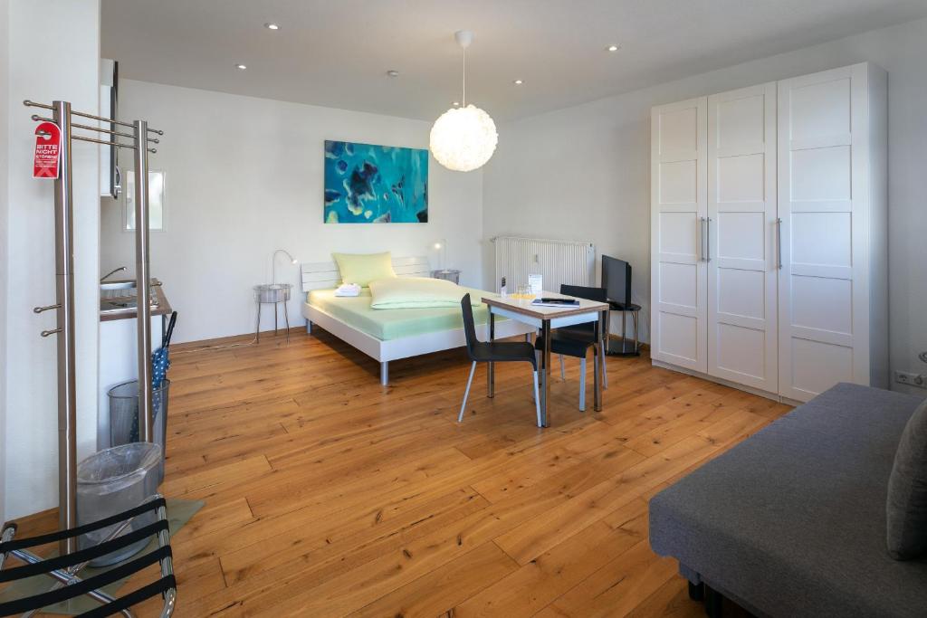 Fotografie z fotogalerie ubytování Pensionsieben Das andere Hotel v destinaci Lörrach