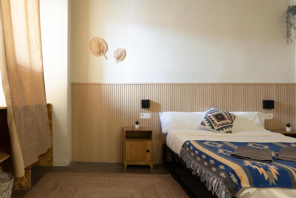 Bird House - Double Room With Balcony And Shared Bathroom