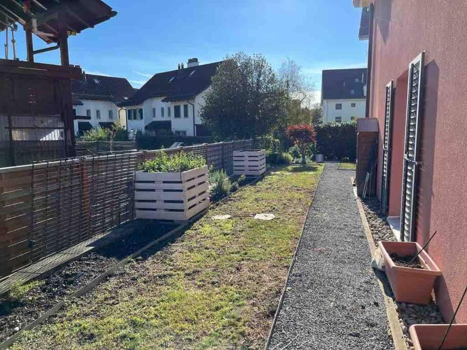 Zahrada ubytování Gemütliches Haus in Knonau