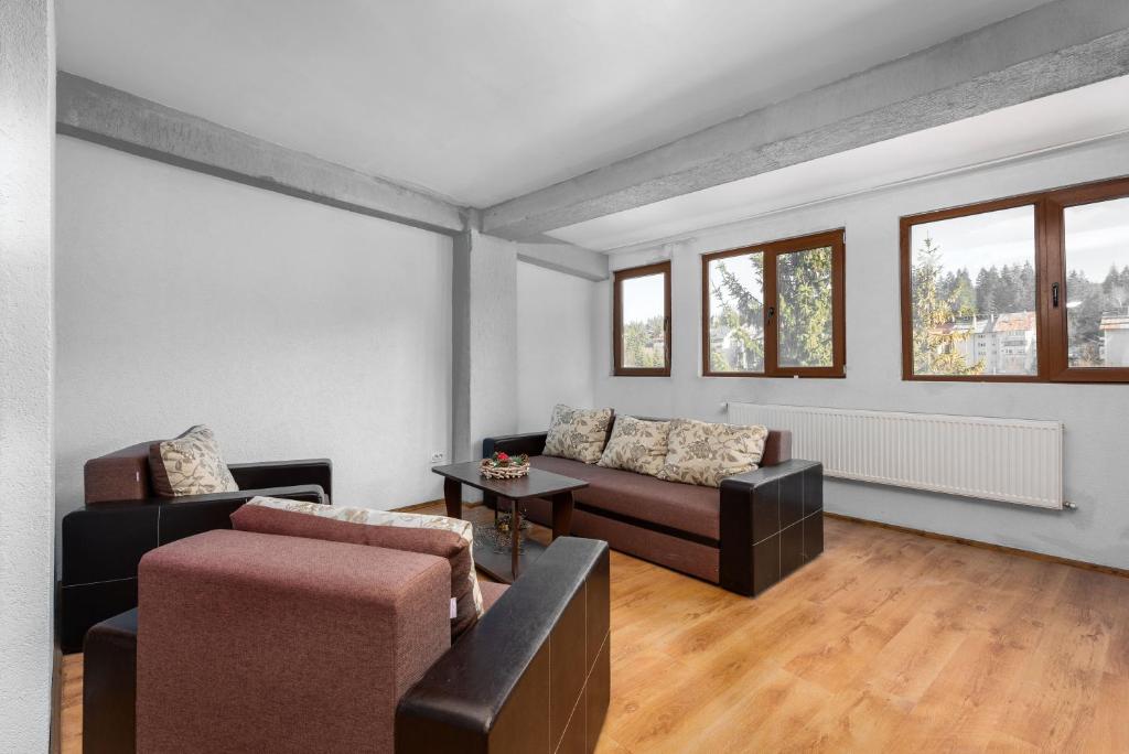 Χώρος καθιστικού στο Central Apartament Predeal Nr 7