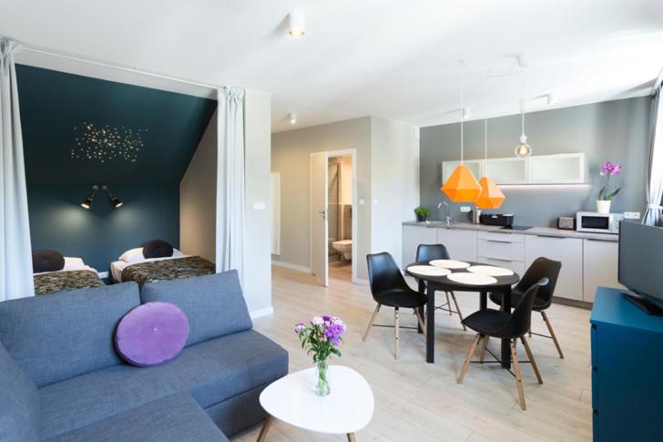 Antique Apartments Old Town - Studio Deluxe - Sw. Krzyża 11B Street