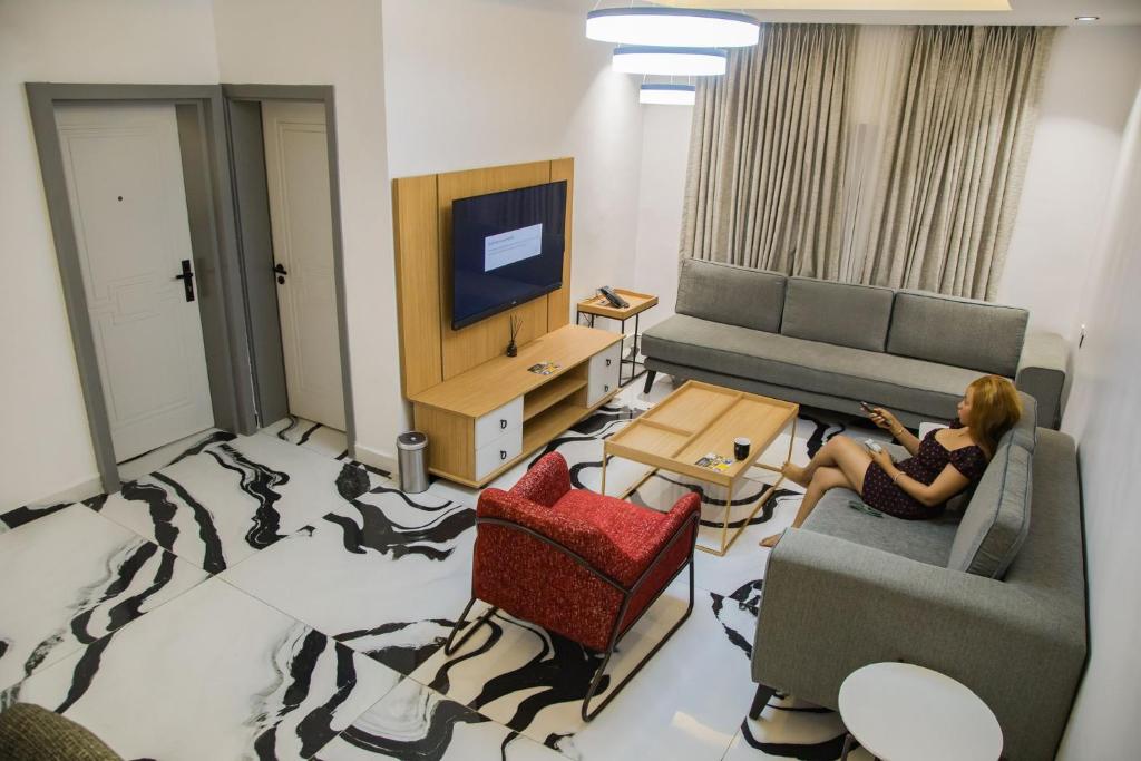 Televiisor ja/või meelelahutuskeskus majutusasutuses The Safron Hotel