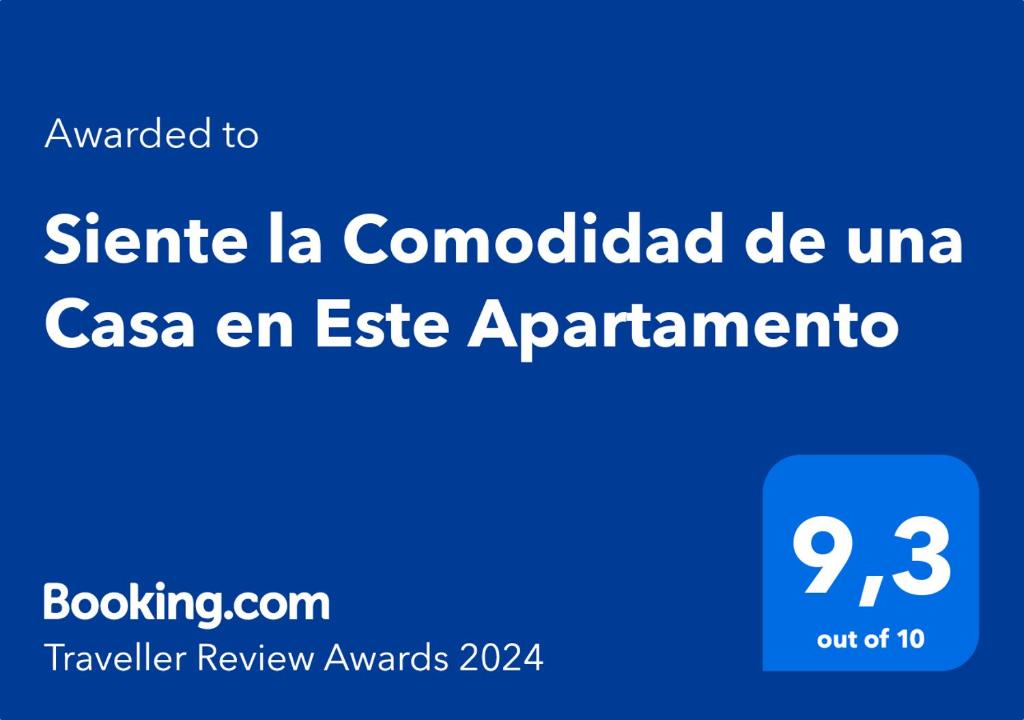 Certificado, premio, señal o documento que está expuesto en Siente la comodidad de una casa en este departamento cerca del WTC