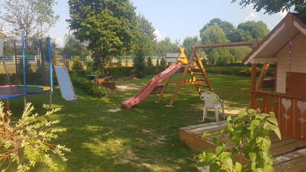 Area giochi per bambini di Domki u Justyny Podgórzyn Karpacz Sosnówka