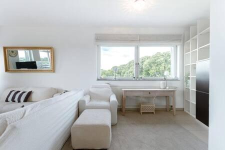 Posezení v ubytování Modern 2BR Apt in Sandweiler with Terrace