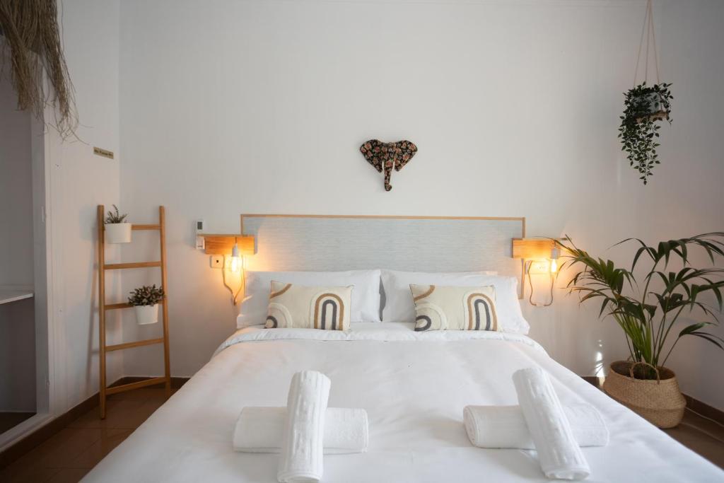 Naim Guest House Nerja - Double Room With Balcony