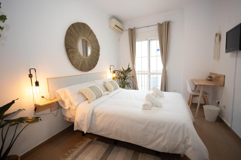 Naim Guest House Nerja - Deluxe Double Room With Balcony
