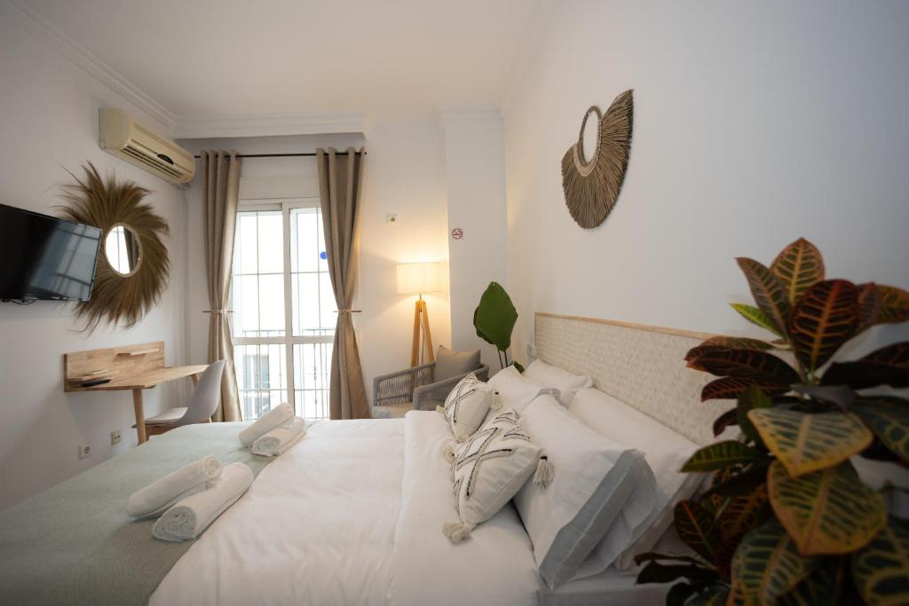 Naim Guest House Nerja - Deluxe Double Room With Balcony
