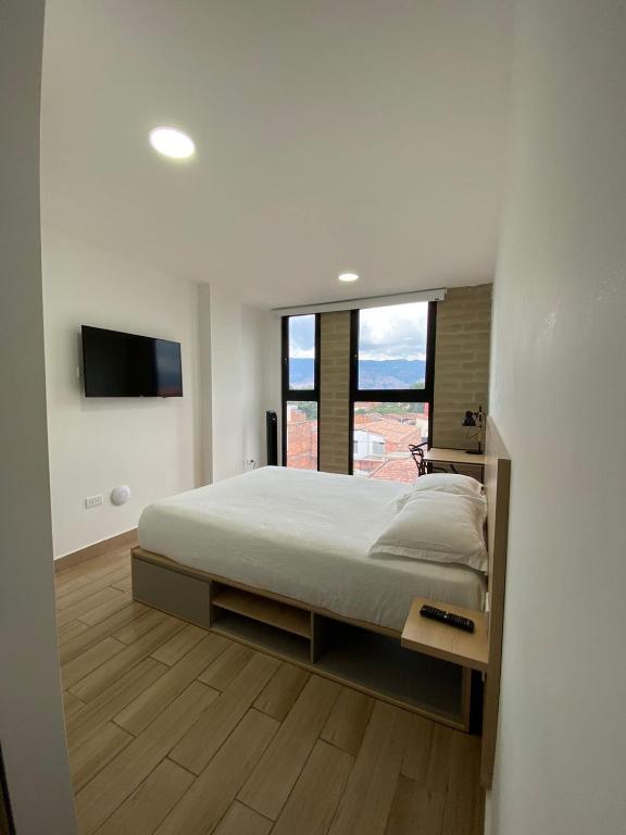 80Cooliving Medellín - Deluxe Queen Room