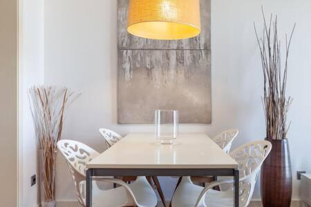 The Collection Barcelona - Wonderful 2-bd apart with balcony Plaza Cataluña