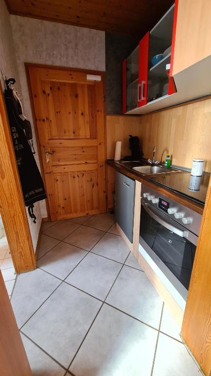 Kuchyň nebo kuchyňský kout v ubytování Ferienwohnung Hanne