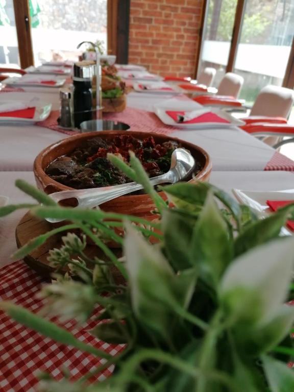Dining table spread
