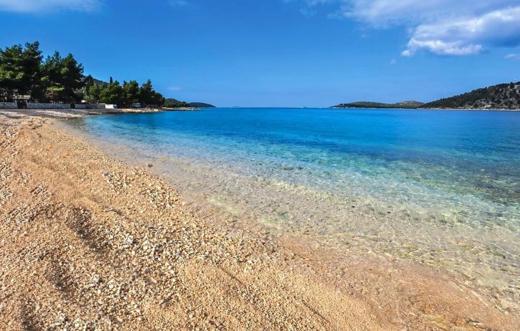 Loodusmaastik villa lähedal