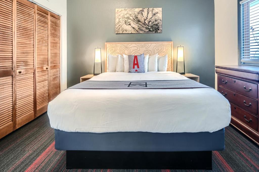 A-Lodge Boulder - Aventura King Suite