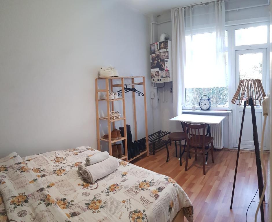 Cosy Room with balcony - Housity