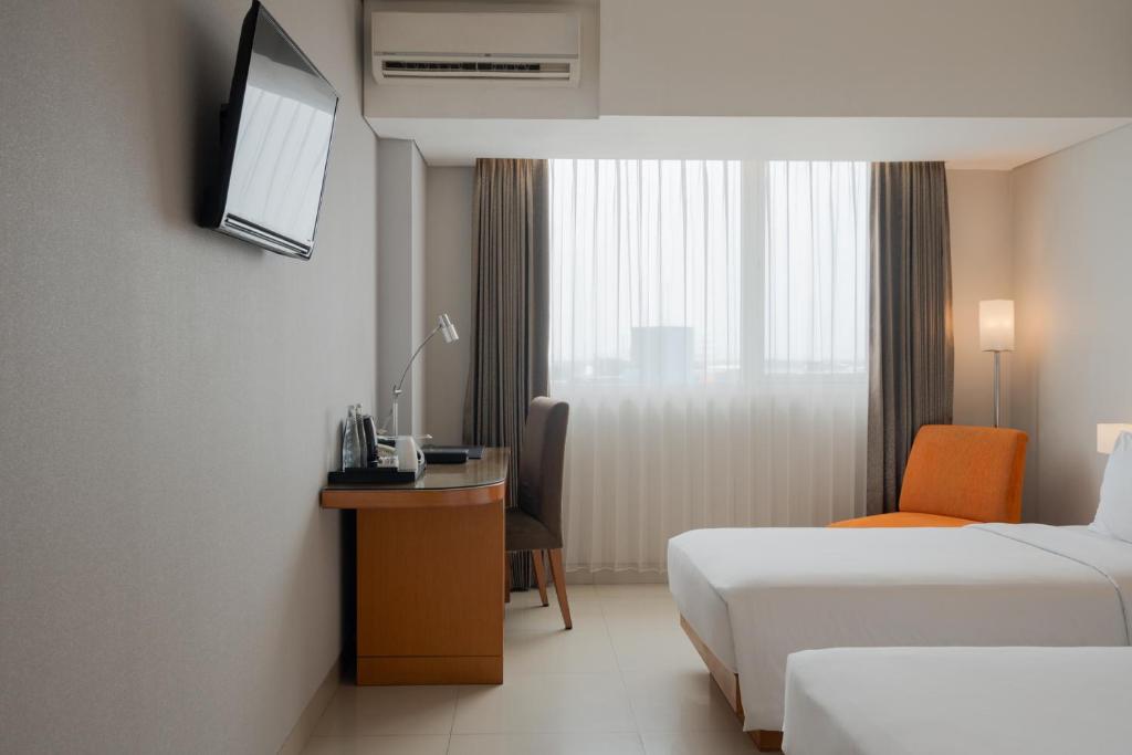 The Capital Hotel Surabaya - Deluxe Twin Room
