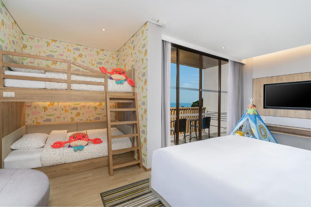 Кровать или кровати в номере Holiday Inn Resort Krabi Ao Nang Beach by IHG