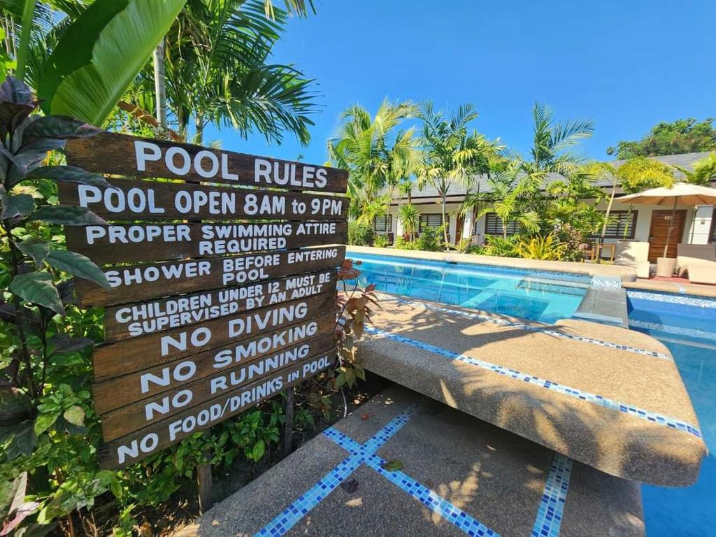 Bazén v ubytování Marand Beach Resort nebo v jeho okolí
