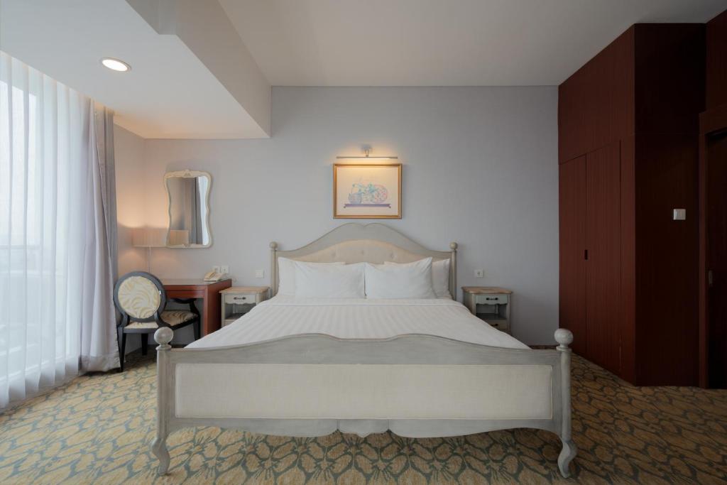 The Capital Hotel Surabaya - Executive Suite