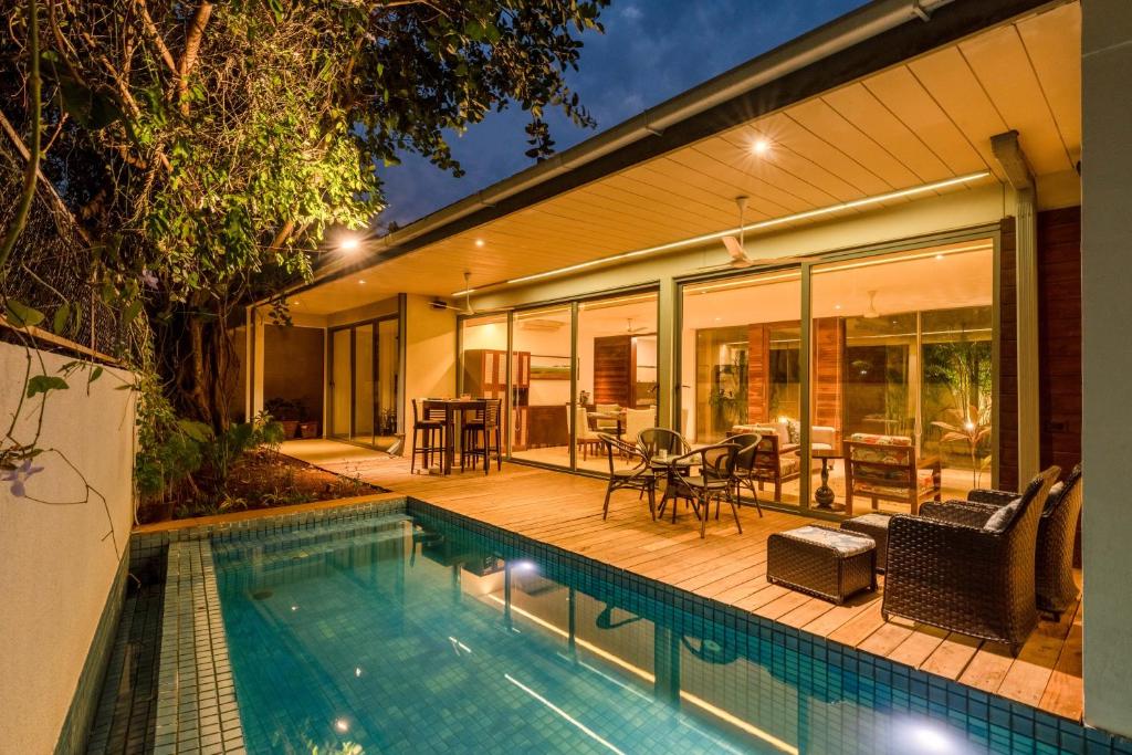 Bazén v ubytování Aster by Hireavilla - 3BR w Private pool in Parra nebo v jeho okolí