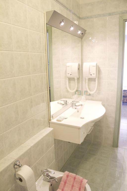 Koupelna v ubytování Hotel Casablanca