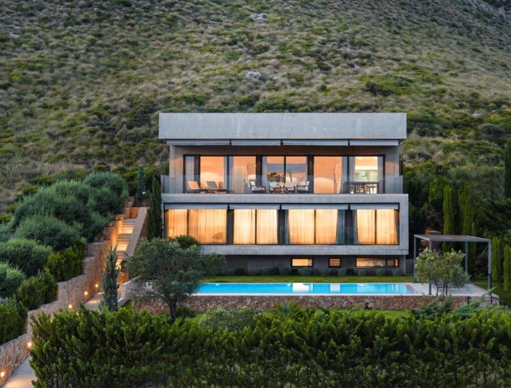 Bazén v ubytování Villas Boquer deluxe nebo v jeho okolí