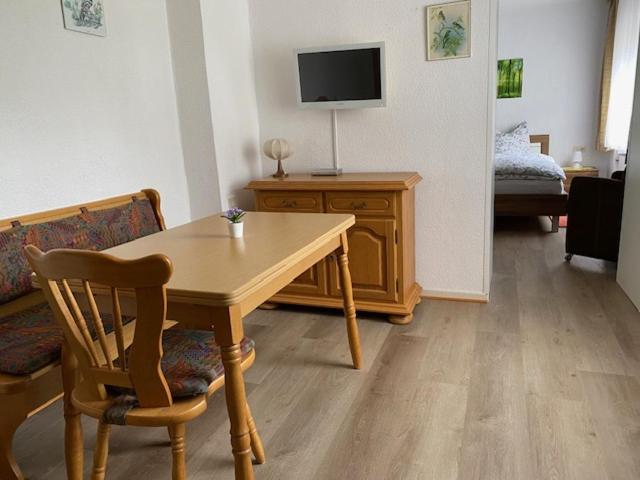 TV a/nebo společenská místnost v ubytování Sabine’s Gästehaus