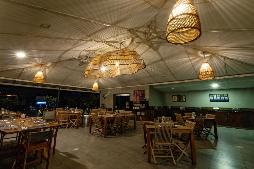 Εστιατόριο ή άλλο μέρος για φαγητό στο Machaan Wilderness Lodge Nagarahole