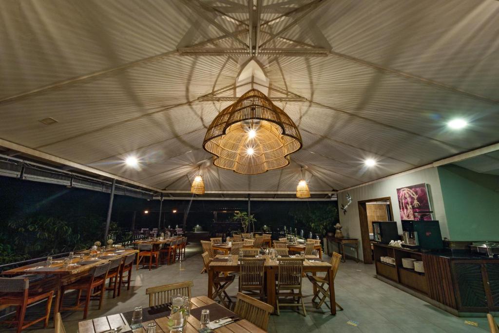 Εστιατόριο ή άλλο μέρος για φαγητό στο Machaan Wilderness Lodge Nagarahole