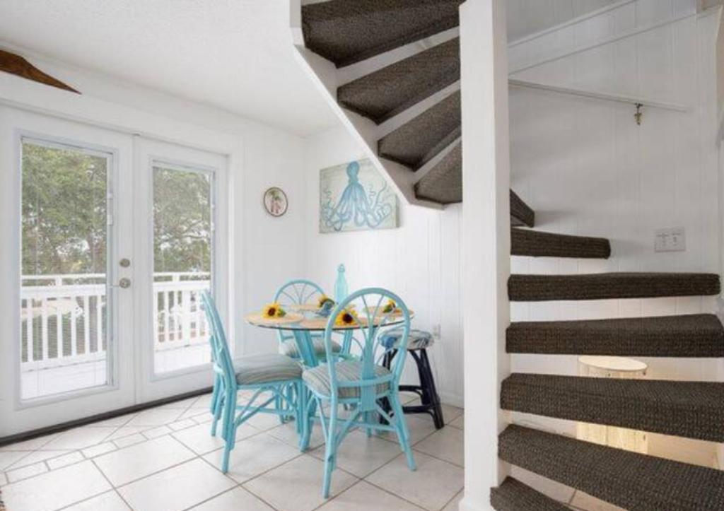 Fotografie z fotogalerie ubytování Say YES To Spring! 4BR Home w private pool 2 min to Destin beaches v destinaci Destin