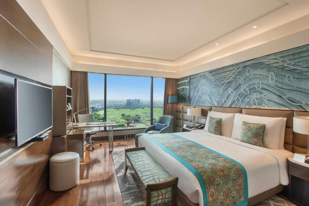 لابی و فضای عمومی The Leela Ambience Convention Hotel Delhi - تصویر ۵