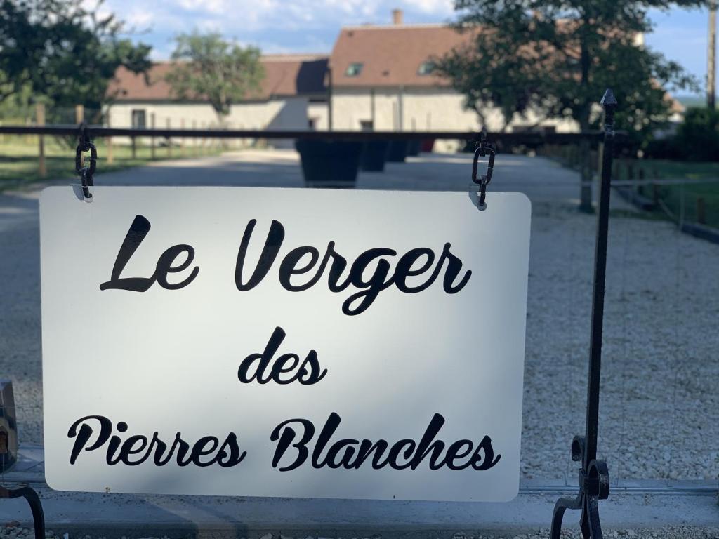 Un signe qui ne voit jamais de couvertures dans l'établissement Le Verger Des Pierres Blanches, à Mont-près-Chambord