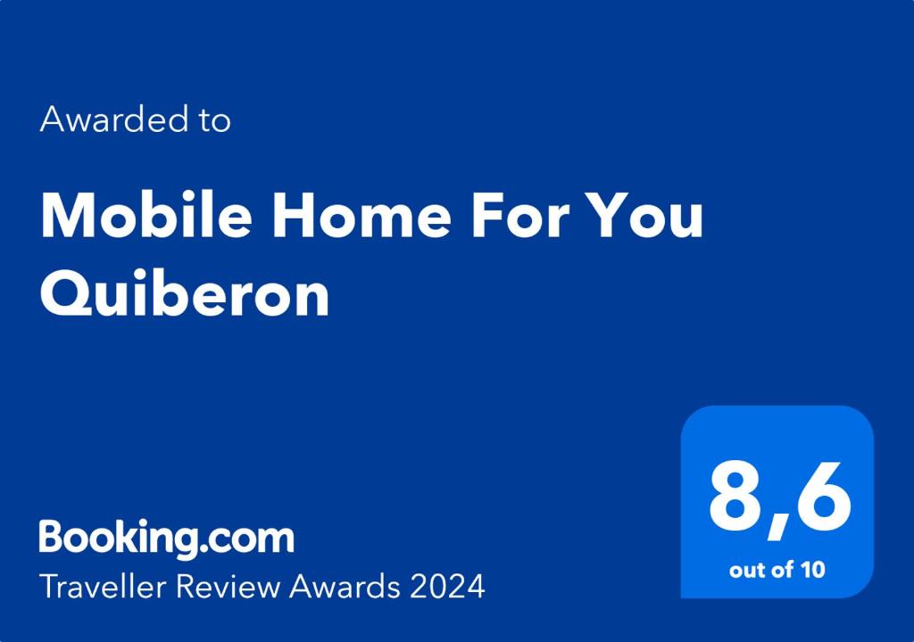un panneau bleu avec le texte du mobile home pour vous cullenstein dans l'établissement Mobile Home For You Quiberon, à Quiberon
